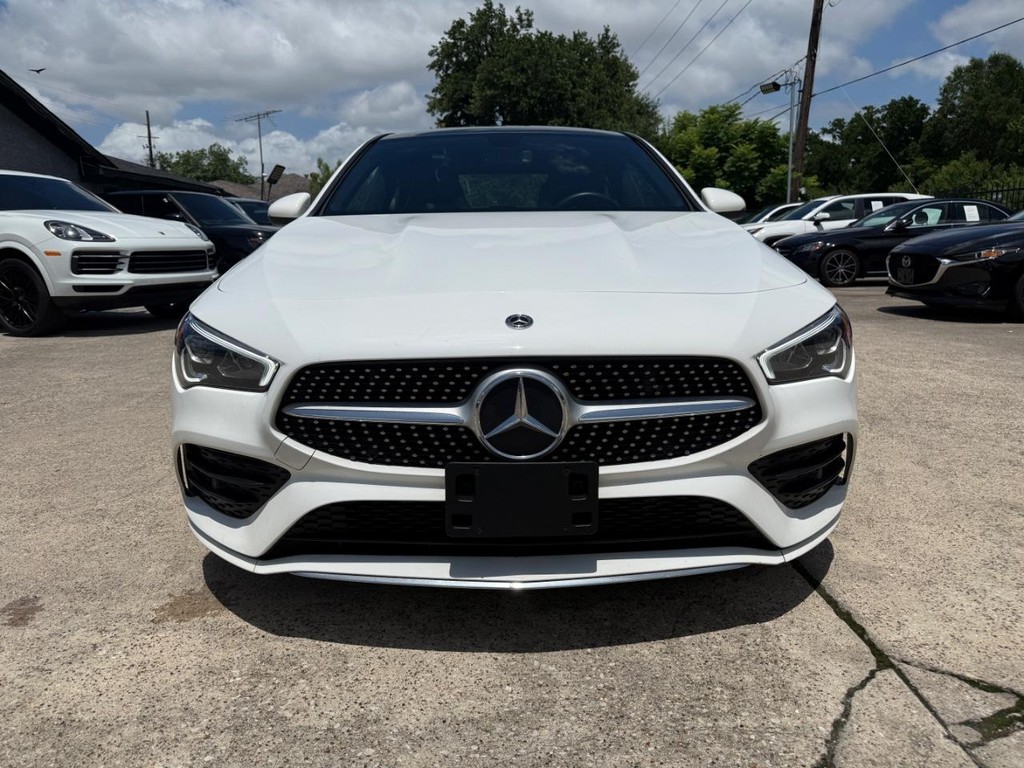 Mercedes-Benz CLA Vehicle Full-screen Gallery Image 02