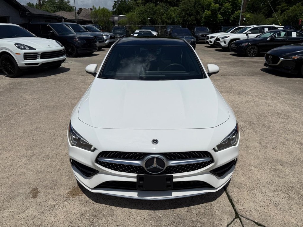 Mercedes-Benz CLA Vehicle Full-screen Gallery Image 03
