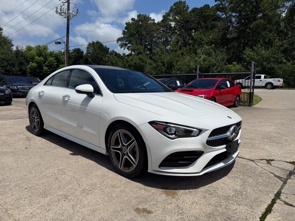 Mercedes-Benz CLA Vehicle Full-screen Gallery Image 04