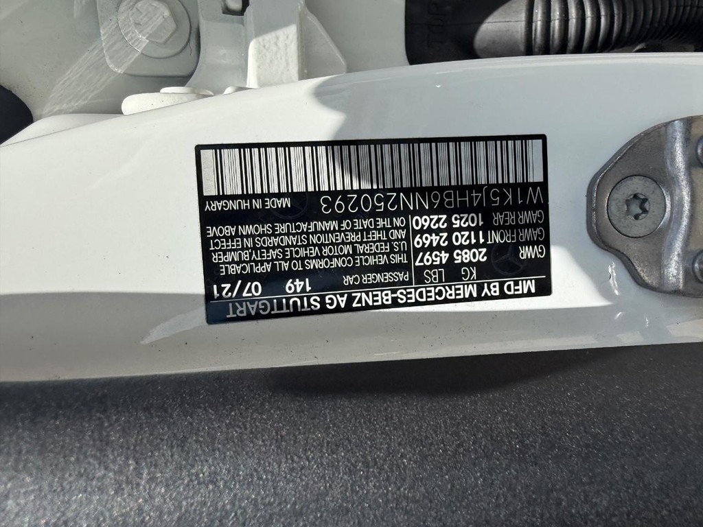 Mercedes-Benz CLA Vehicle Full-screen Gallery Image 28