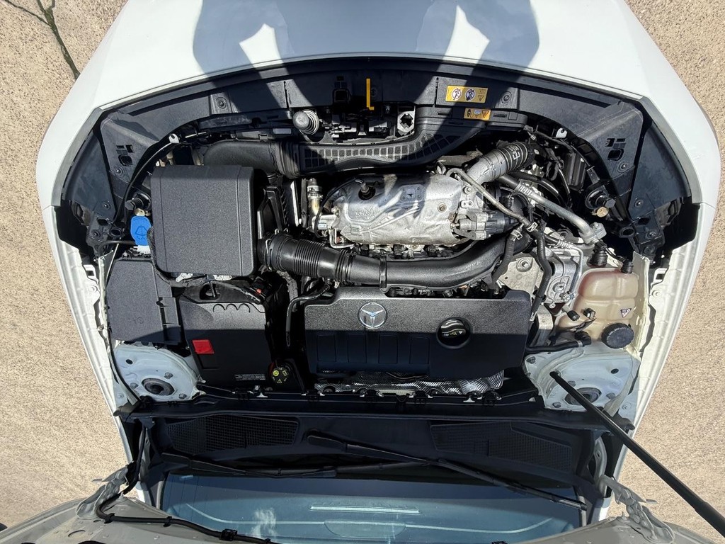 Mercedes-Benz CLA Vehicle Full-screen Gallery Image 29