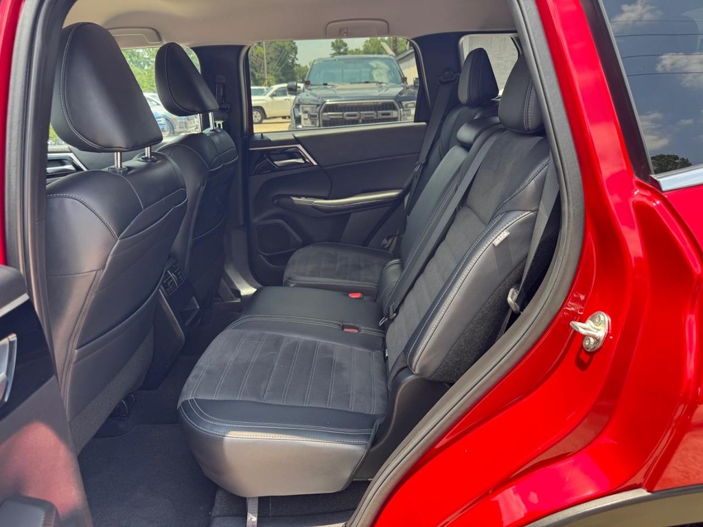 Mitsubishi Outlander Vehicle Full-screen Gallery Image 19