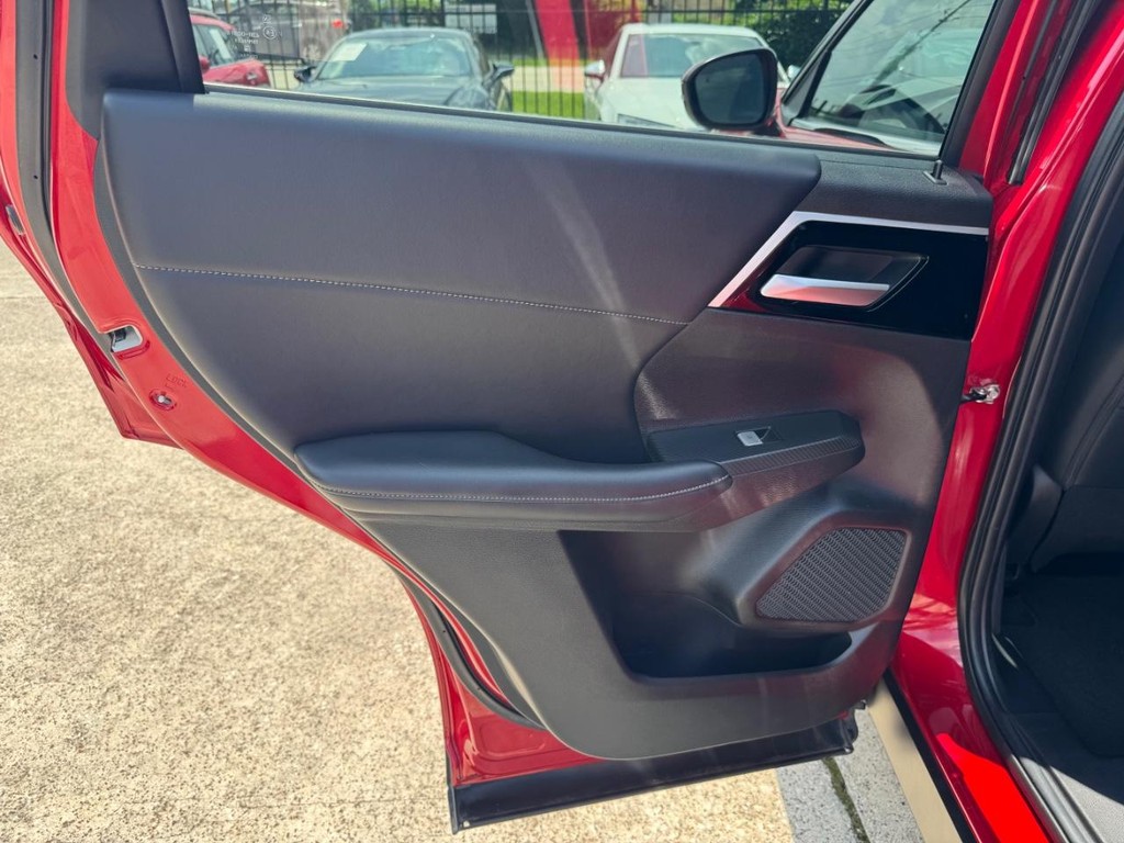 Mitsubishi Outlander Vehicle Full-screen Gallery Image 20