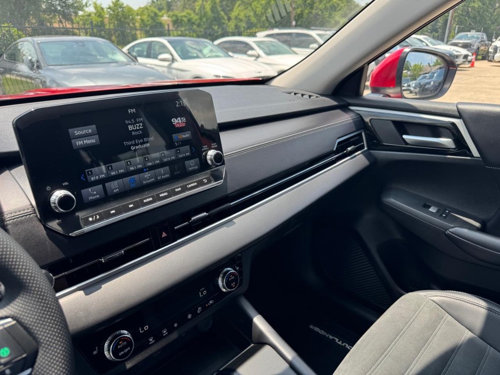 Mitsubishi Outlander Vehicle Full-screen Gallery Image 26