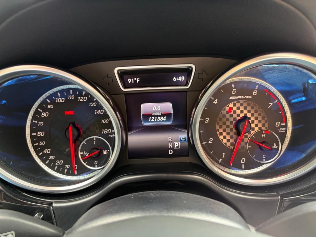 Mercedes-Benz GLE 43 AMG Vehicle Full-screen Gallery Image 21