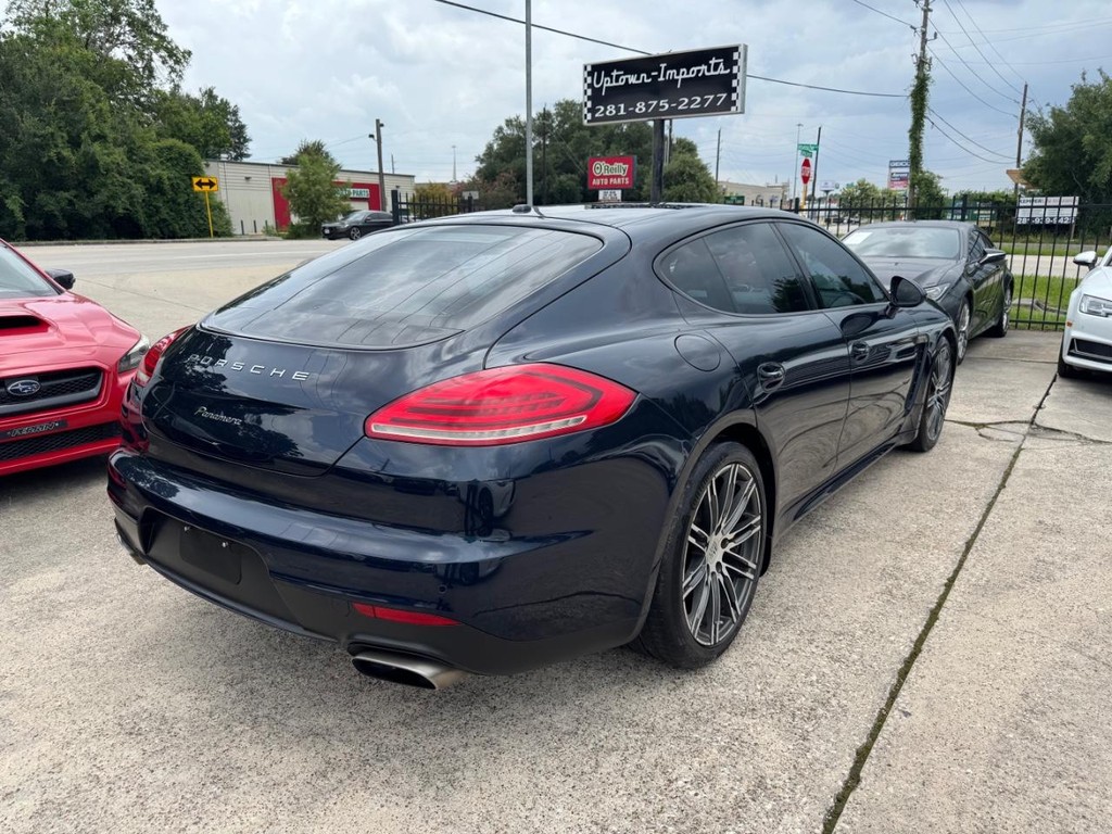 Porsche Panamera Vehicle Full-screen Gallery Image 06