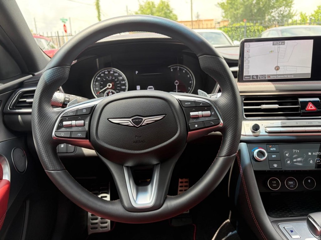 Genesis G70 Vehicle Full-screen Gallery Image 20
