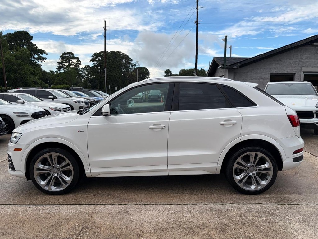 Audi Q3 Vehicle Full-screen Gallery Image 09