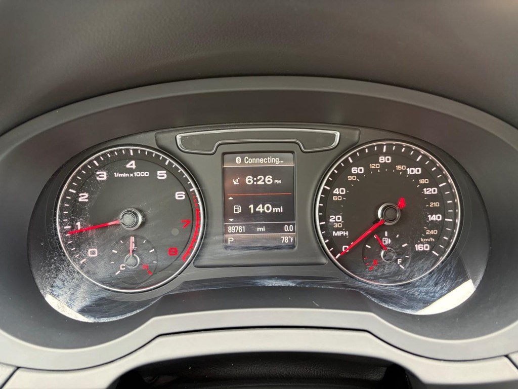 Audi Q3 Vehicle Full-screen Gallery Image 21