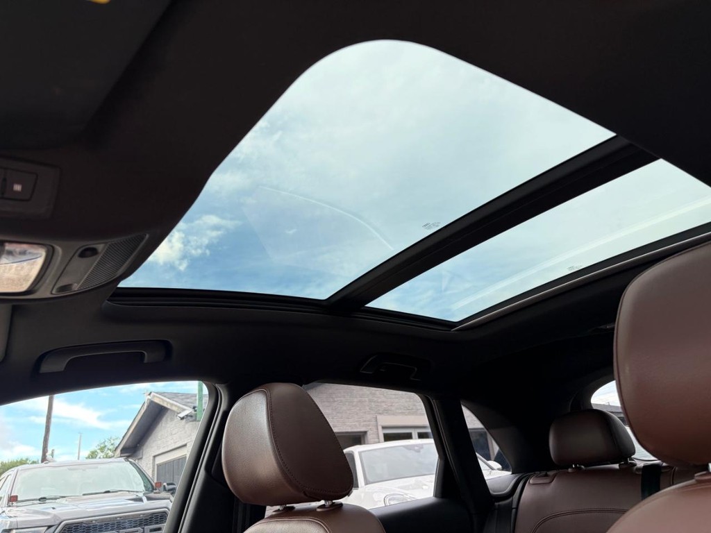 Audi Q3 Vehicle Full-screen Gallery Image 27