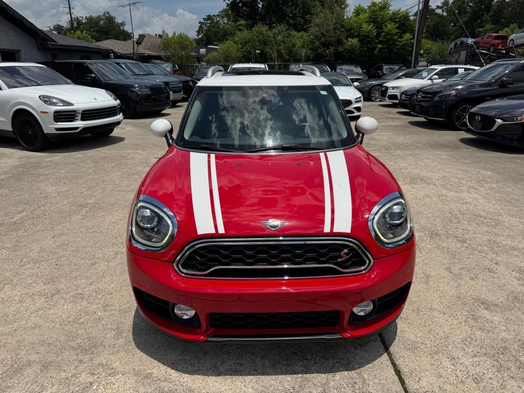 MINI Countryman Vehicle Full-screen Gallery Image 03