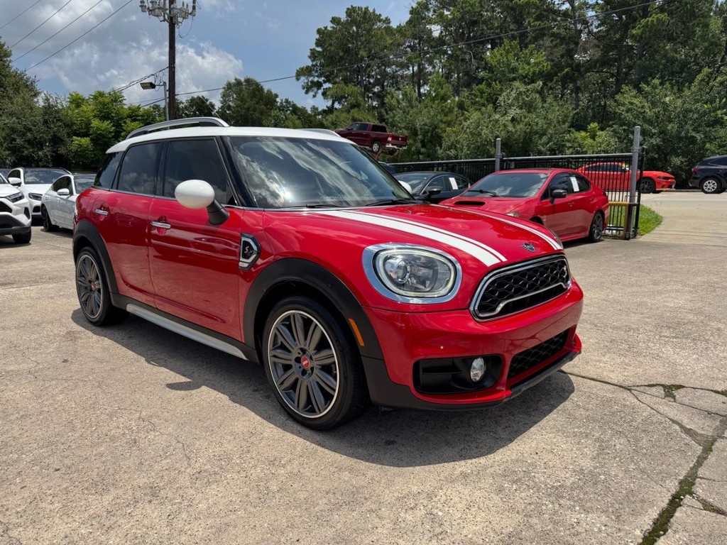 MINI Countryman Vehicle Full-screen Gallery Image 04