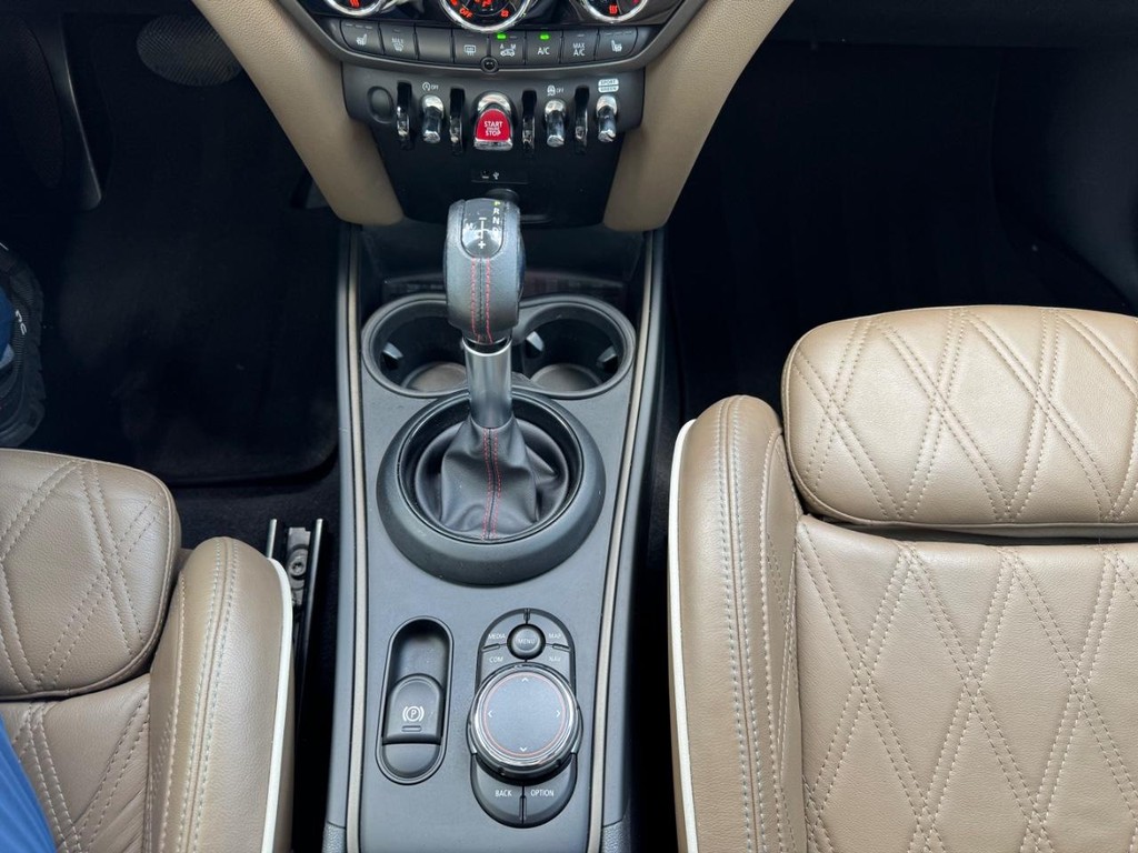 MINI Countryman Vehicle Full-screen Gallery Image 25