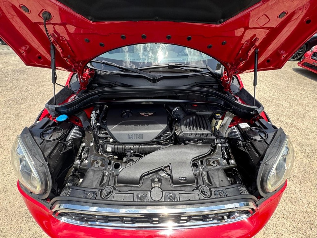 MINI Countryman Vehicle Full-screen Gallery Image 28