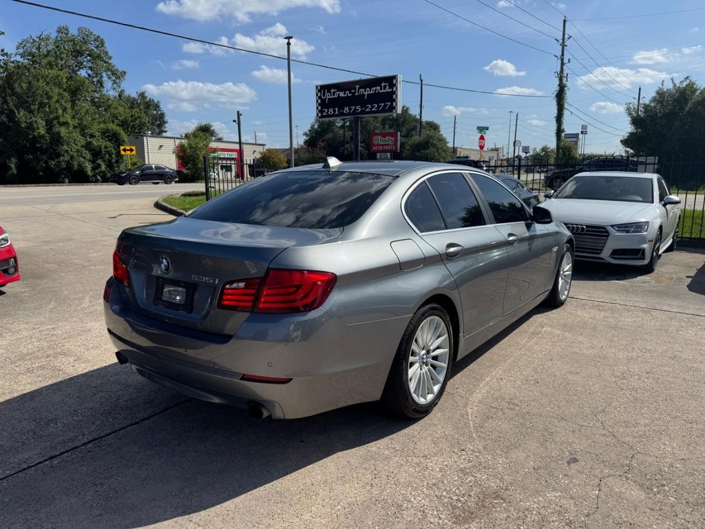 BMW 535i Vehicle Full-screen Gallery Image 06