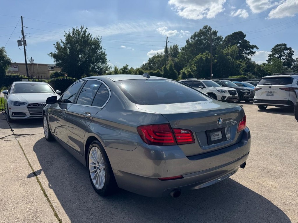 BMW 535i Vehicle Full-screen Gallery Image 08