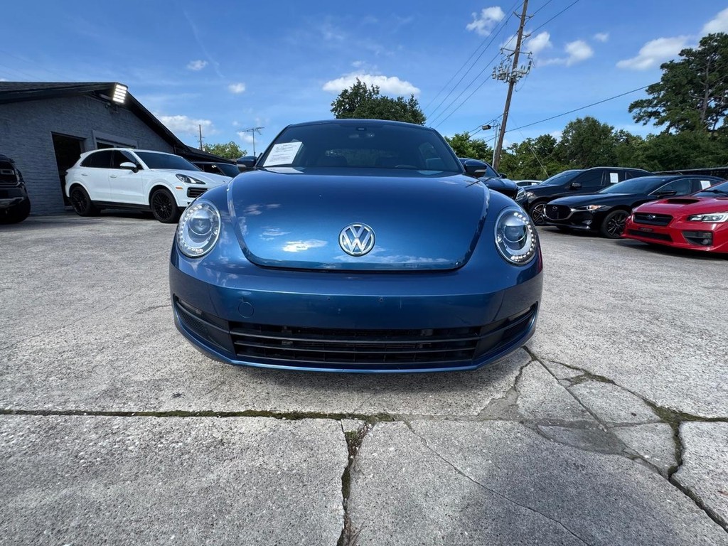 Volkswagen Beetle Coupe Vehicle Full-screen Gallery Image 02