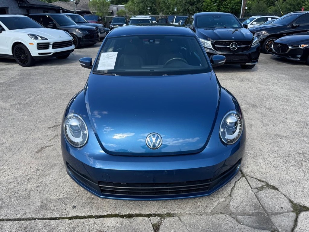 Volkswagen Beetle Coupe Vehicle Full-screen Gallery Image 03
