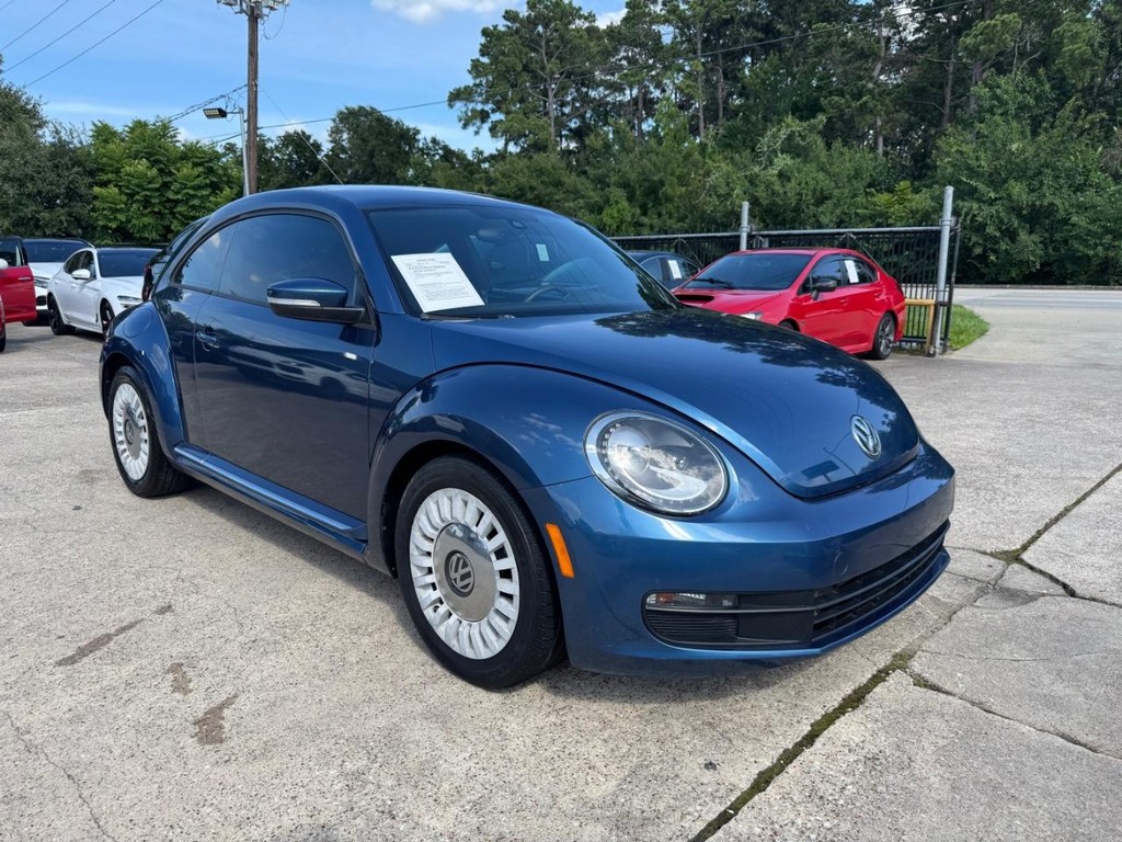 Volkswagen Beetle Coupe Vehicle Full-screen Gallery Image 04