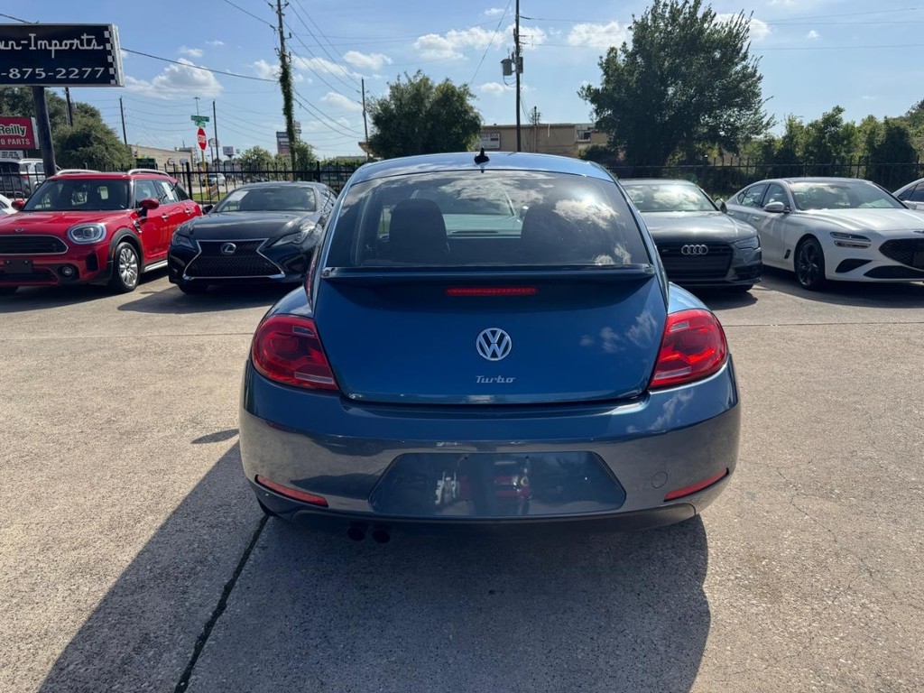 Volkswagen Beetle Coupe Vehicle Full-screen Gallery Image 07