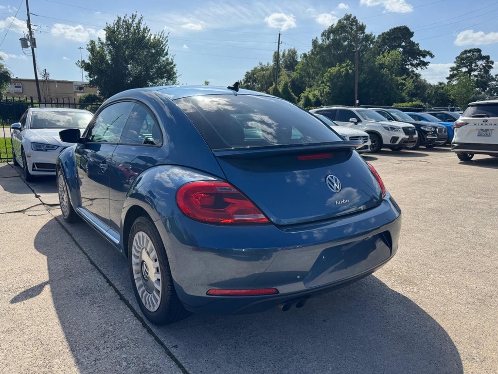Volkswagen Beetle Coupe Vehicle Full-screen Gallery Image 08
