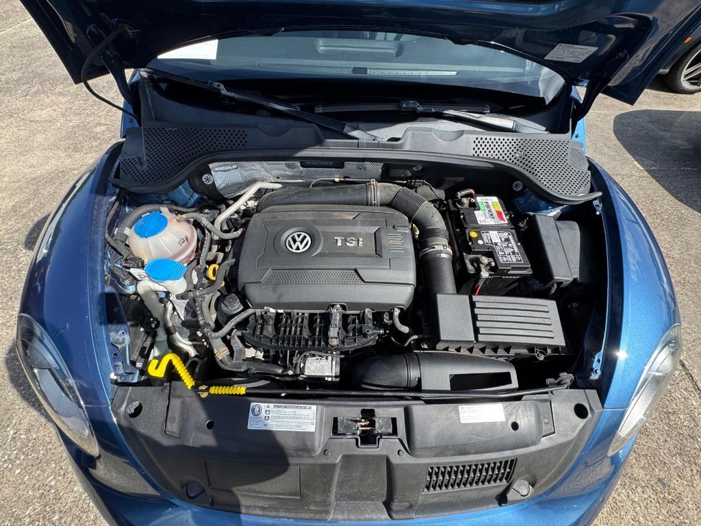 Volkswagen Beetle Coupe Vehicle Full-screen Gallery Image 24