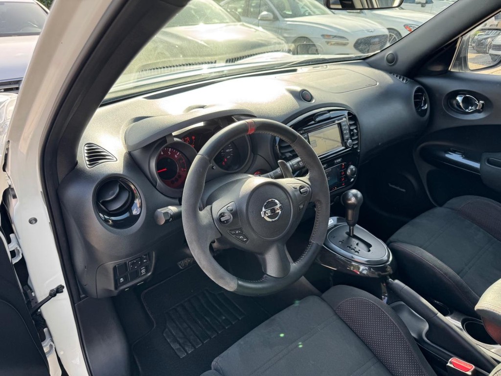 Nissan Juke Vehicle Full-screen Gallery Image 10