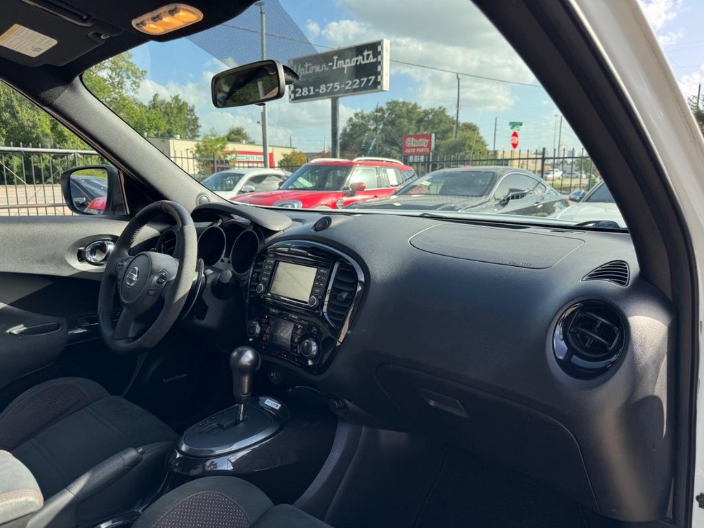 Nissan Juke Vehicle Full-screen Gallery Image 13