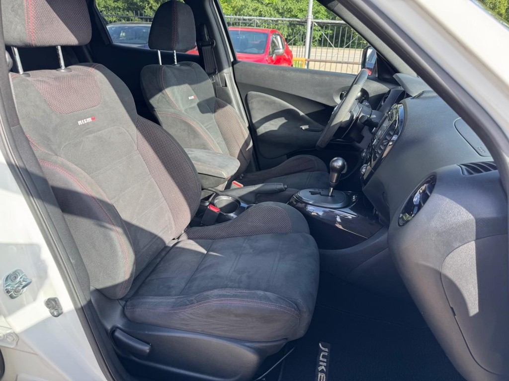 Nissan Juke Vehicle Full-screen Gallery Image 14