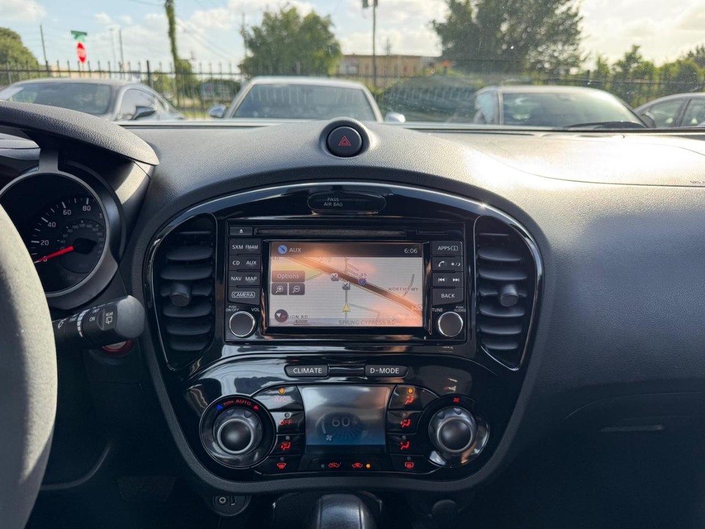 Nissan Juke Vehicle Full-screen Gallery Image 22