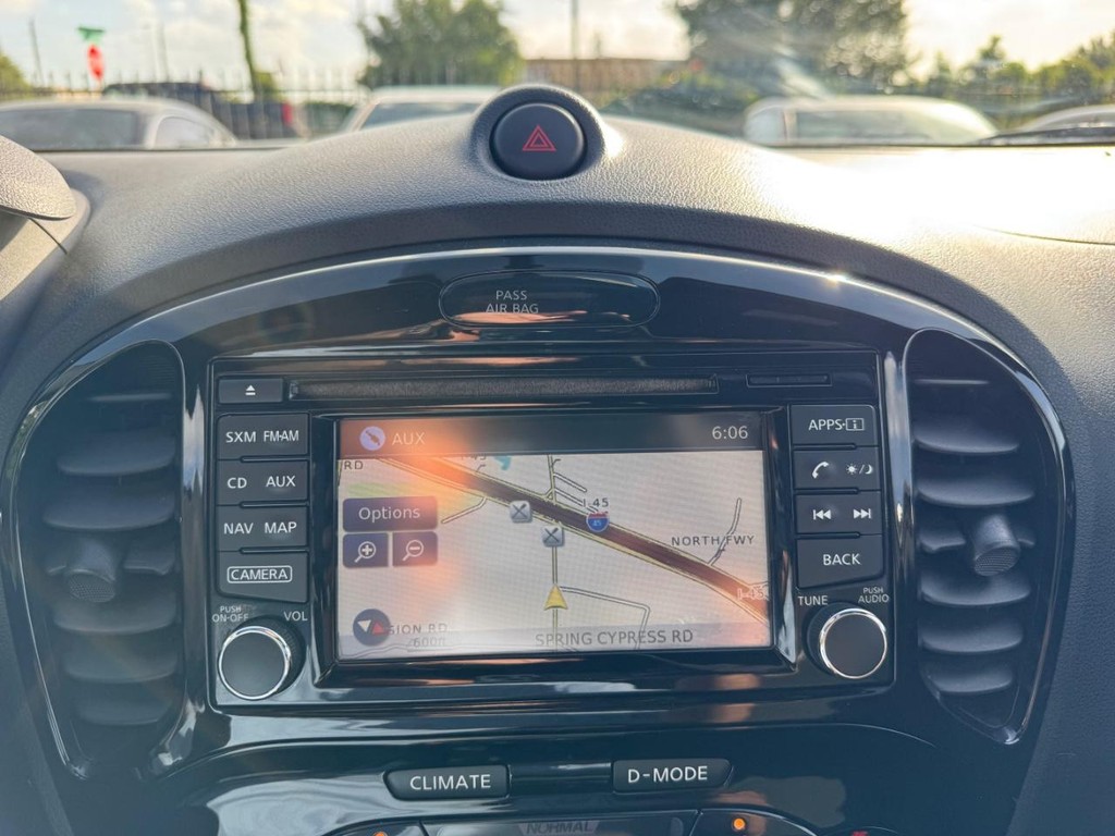 Nissan Juke Vehicle Full-screen Gallery Image 26