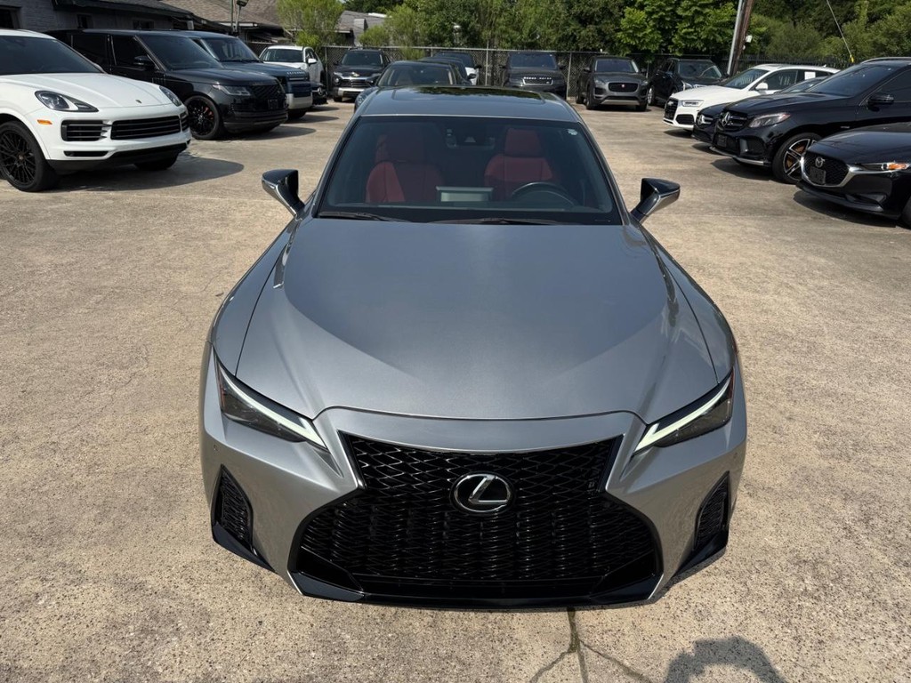 Lexus IS 350 Vehicle Full-screen Gallery Image 03