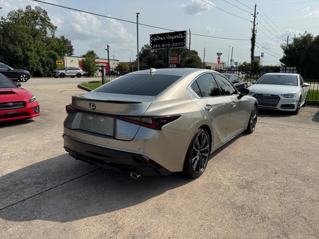 Lexus IS 350 Vehicle Full-screen Gallery Image 06
