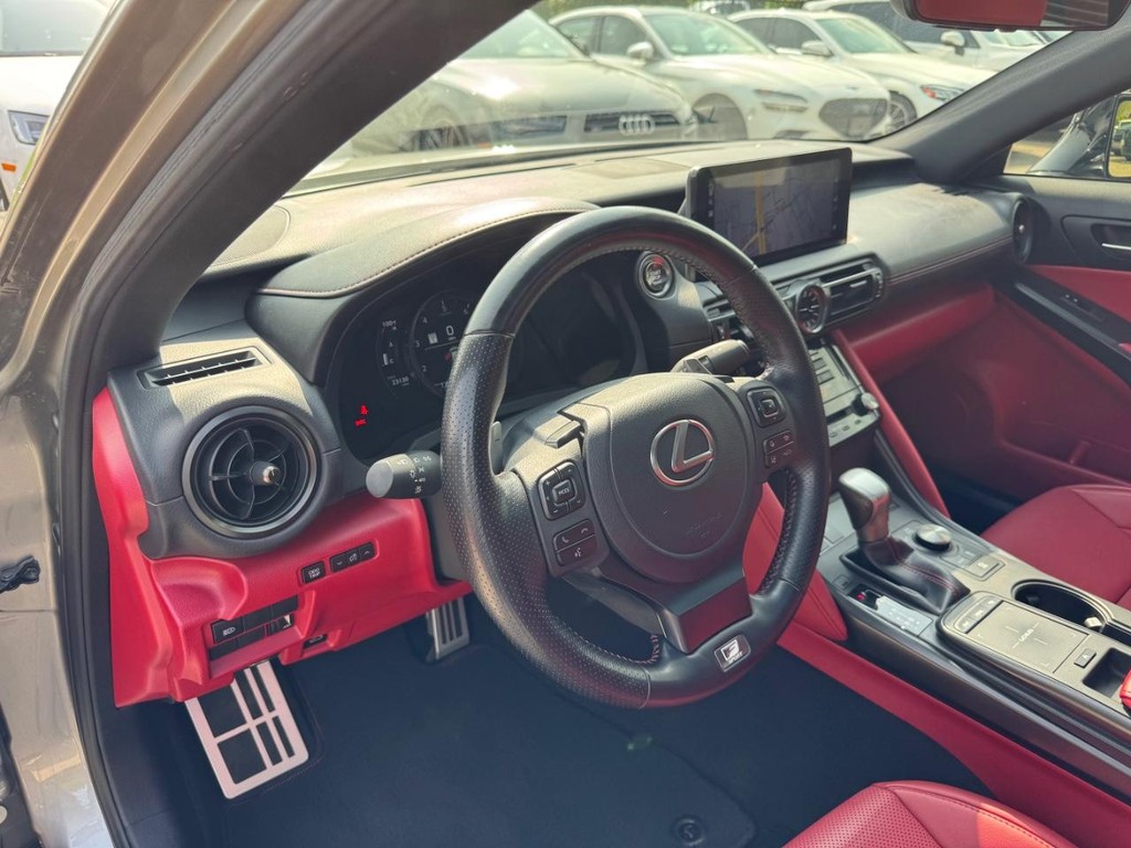 Lexus IS 350 Vehicle Full-screen Gallery Image 10