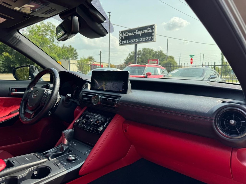 Lexus IS 350 Vehicle Full-screen Gallery Image 13
