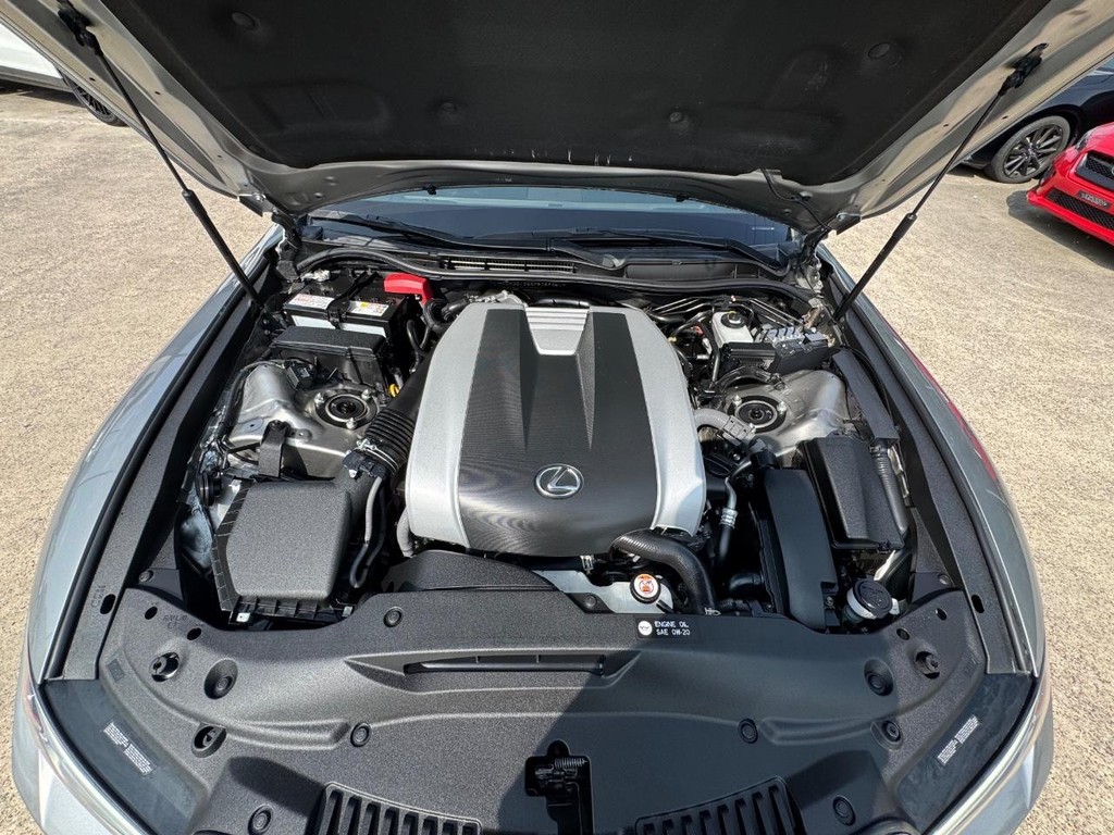 Lexus IS 350 Vehicle Full-screen Gallery Image 29