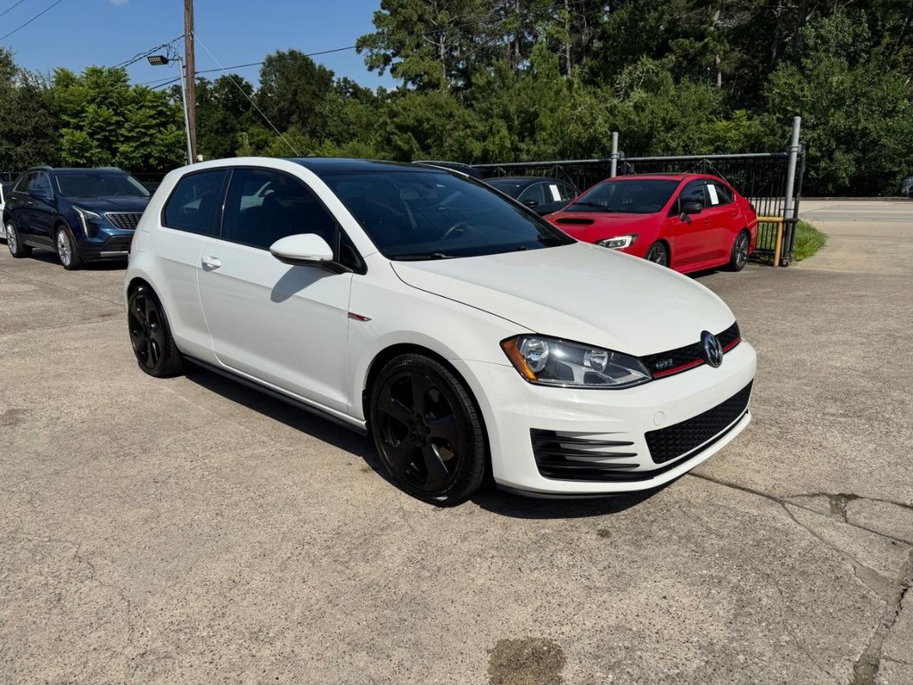 Volkswagen Golf GTI Vehicle Full-screen Gallery Image 04