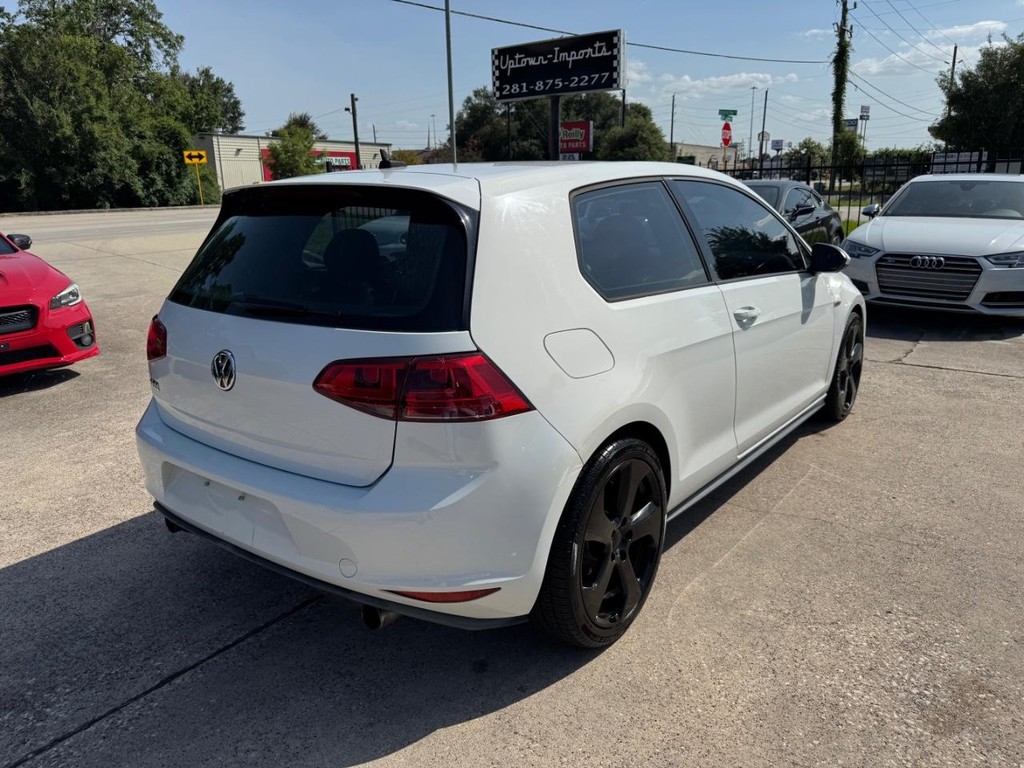Volkswagen Golf GTI Vehicle Full-screen Gallery Image 06