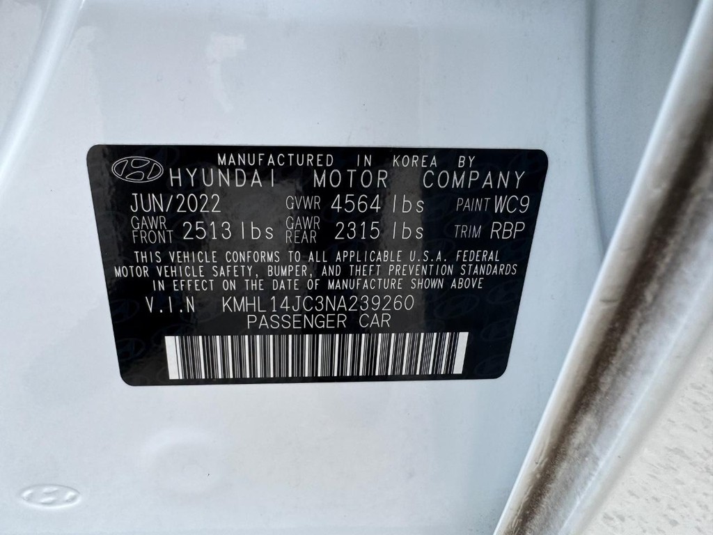 Hyundai Sonata Vehicle Full-screen Gallery Image 29