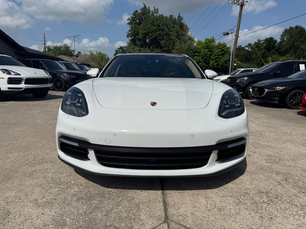 Porsche Panamera e-Hybrid Vehicle Full-screen Gallery Image 02