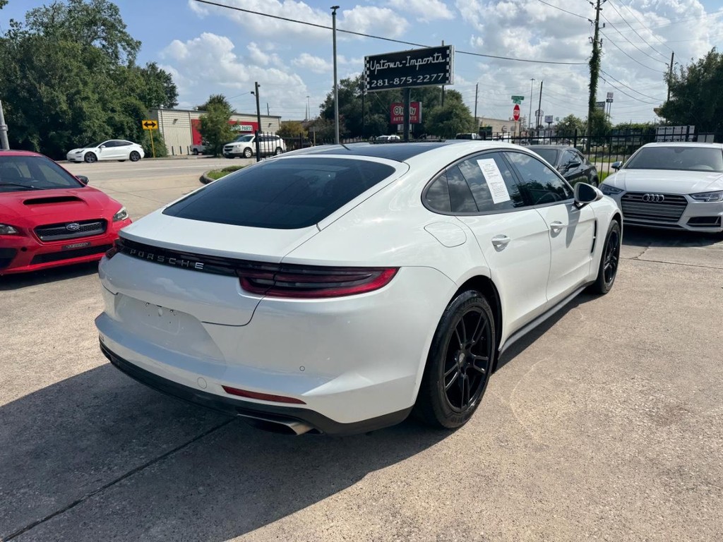 Porsche Panamera e-Hybrid Vehicle Full-screen Gallery Image 06