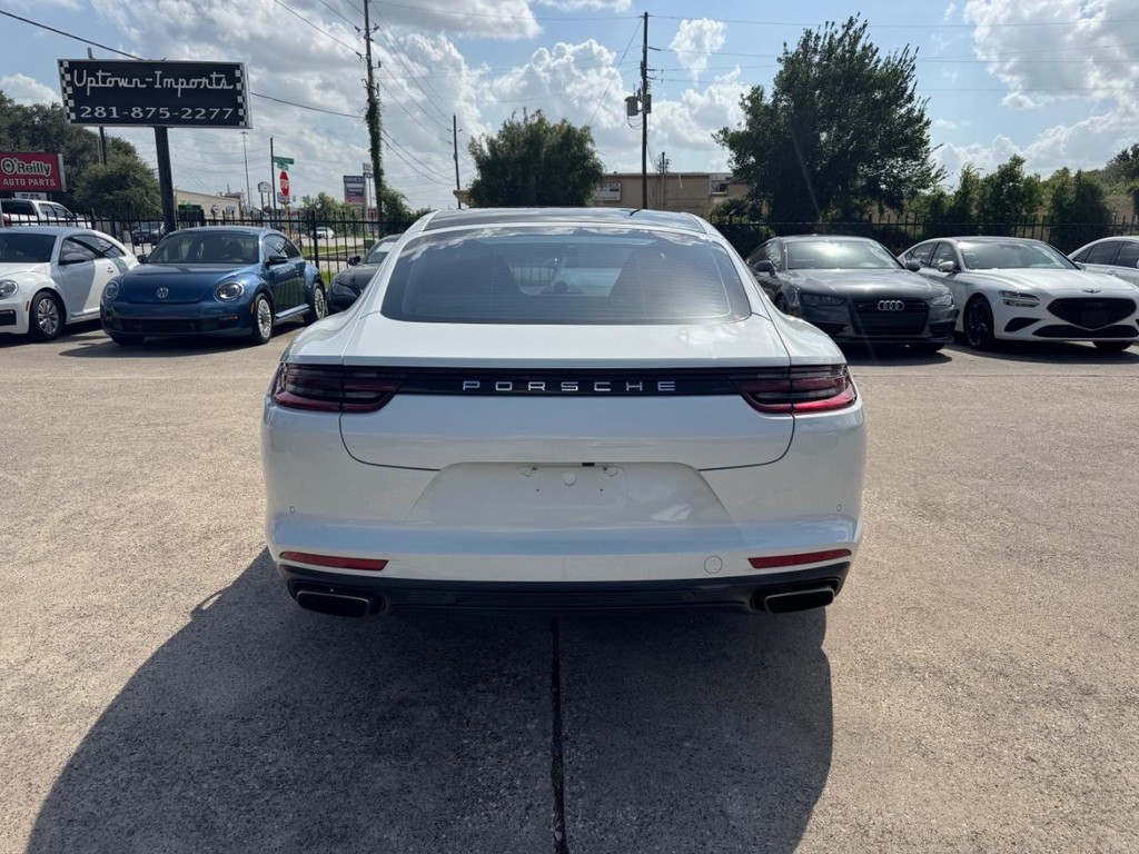 Porsche Panamera e-Hybrid Vehicle Full-screen Gallery Image 07