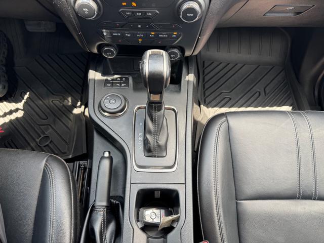 Ford Ranger Vehicle Full-screen Gallery Image 23
