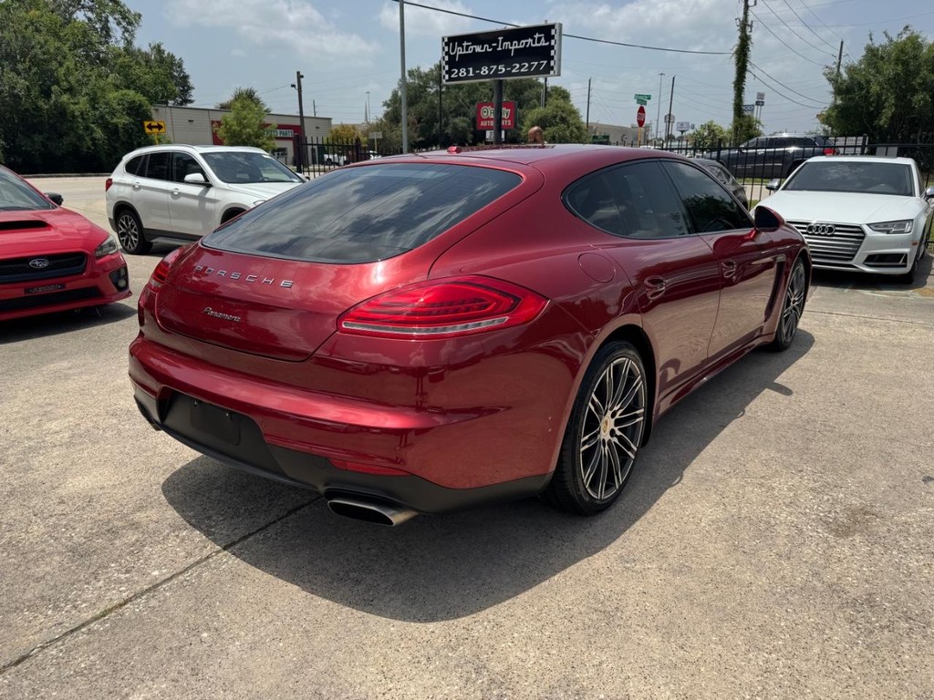 Porsche Panamera Vehicle Full-screen Gallery Image 06