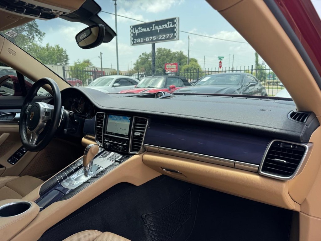 Porsche Panamera Vehicle Full-screen Gallery Image 13
