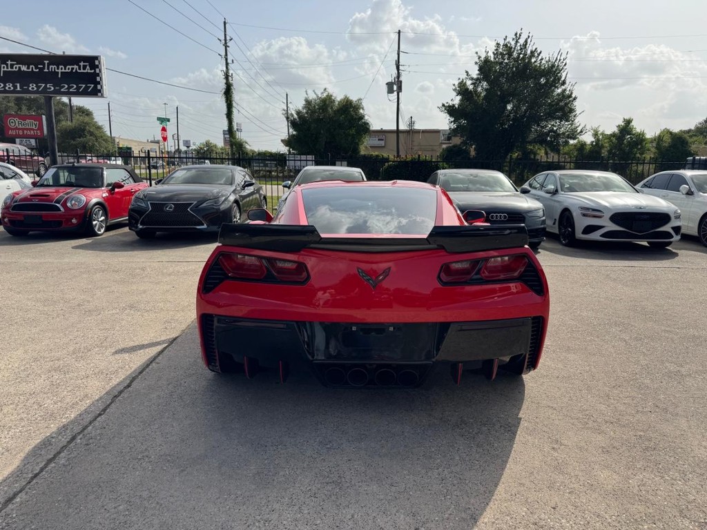 Chevrolet Corvette Vehicle Full-screen Gallery Image 07