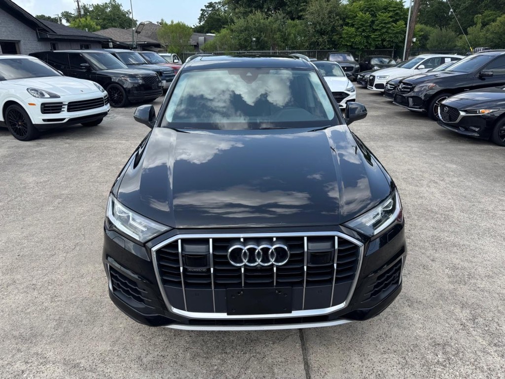 Audi Q7 Vehicle Full-screen Gallery Image 05