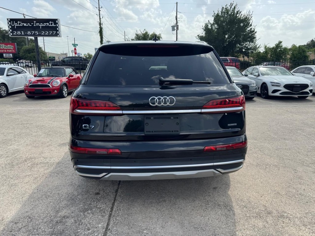 Audi Q7 Vehicle Full-screen Gallery Image 07