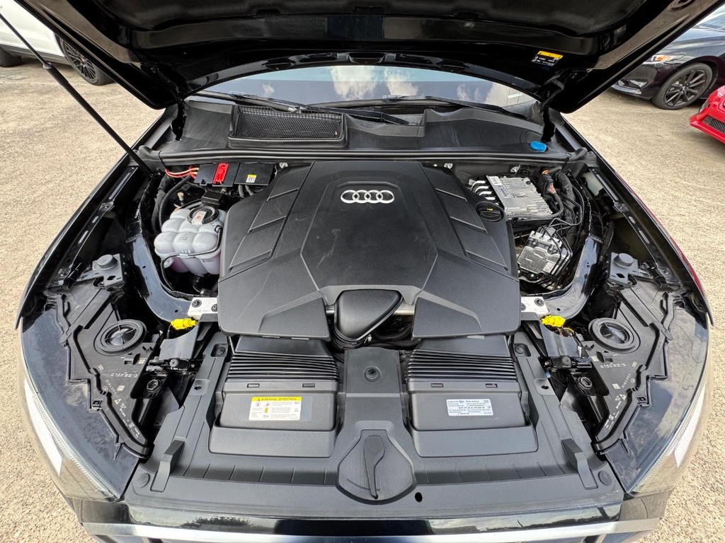 Audi Q7 Vehicle Full-screen Gallery Image 34