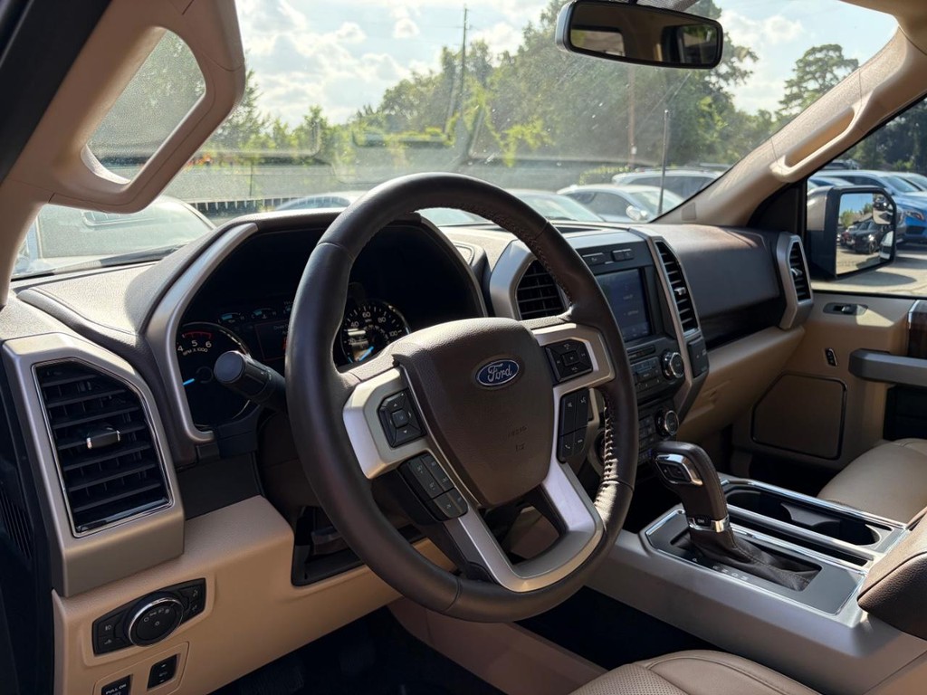 Ford F-150 Vehicle Full-screen Gallery Image 10